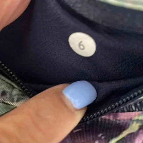 Lululemon run inspire crop 11, 21 1/2” - Picture 11 of 11